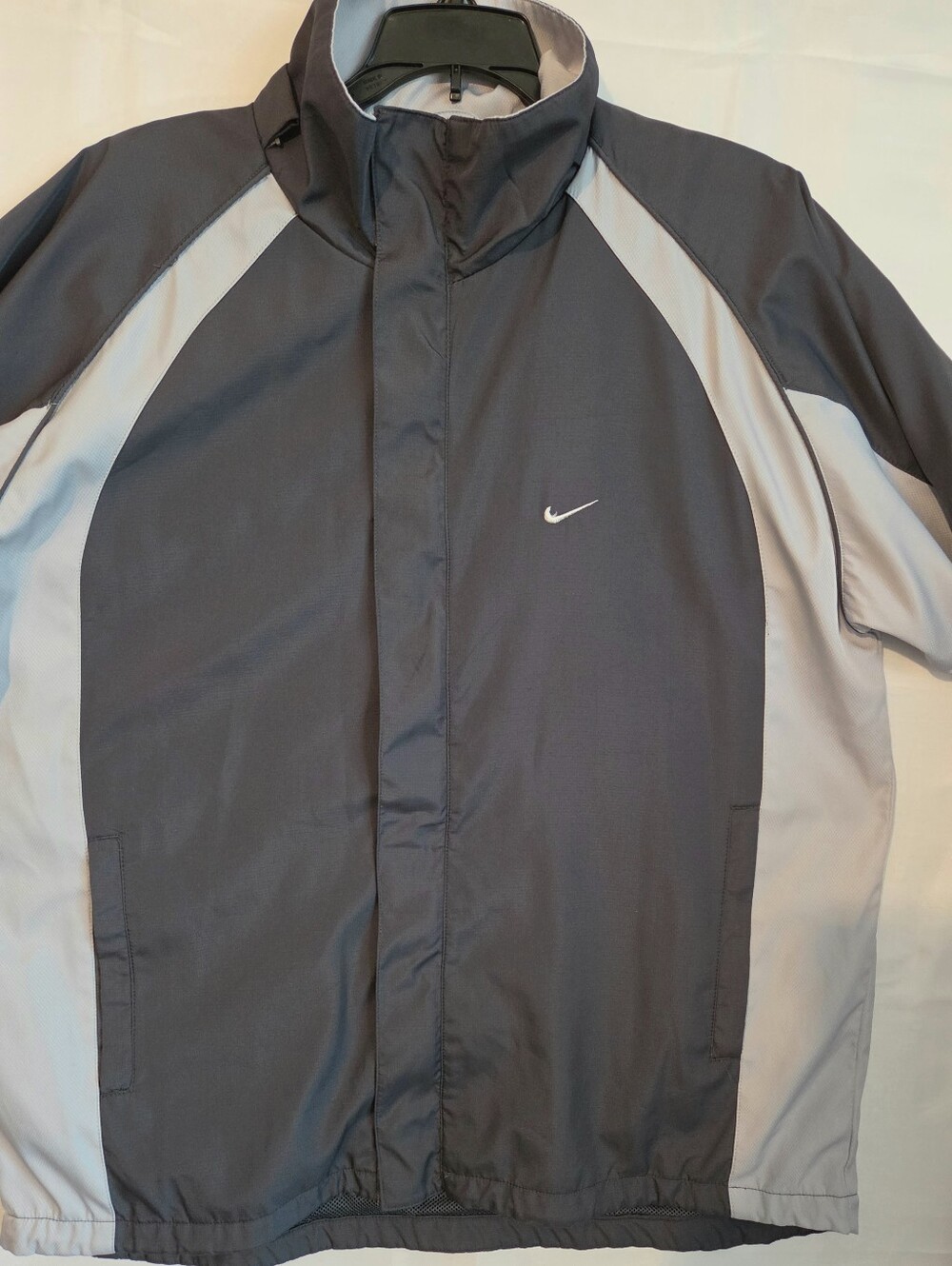Nike Men’s Dark Gray and Light Gray Performance Jacket. XXL